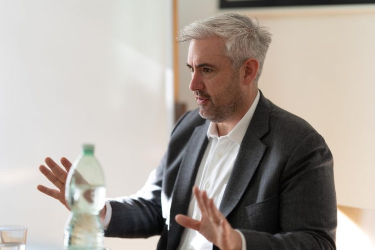 MATT APUZZO: Novinári by sa mali zaujímať aj o to, ako funguje vrták