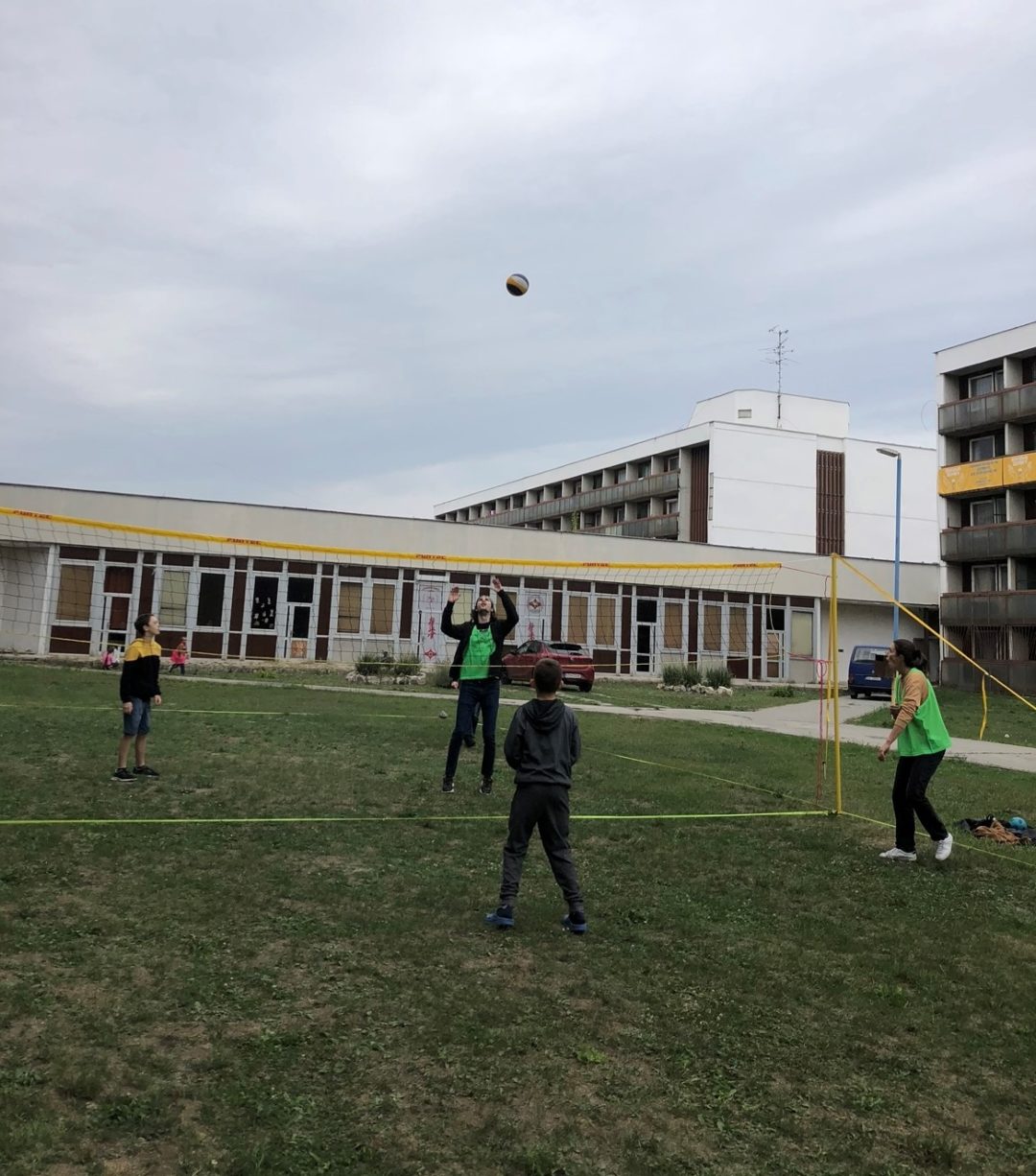 Bežný deň dobrovoľníkov v ubytovni v Gabčíkove